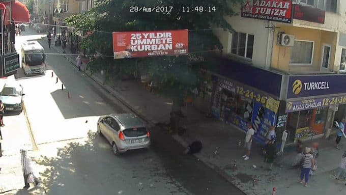 Trafik kazaları mobese kameralarına böyle yansıdı
