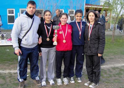 Cumhuriyet Lisesi Kızları Krosta Sakarya 1. Oldu