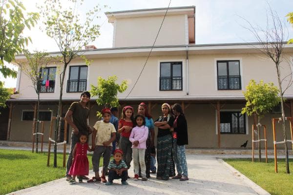 Sokakta kalan işçilere, belediye sahip çıktı