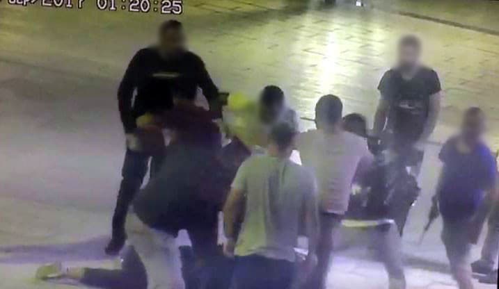 Sakarya'da 4 kişi sokak ortasında öldüresiye dövüldü