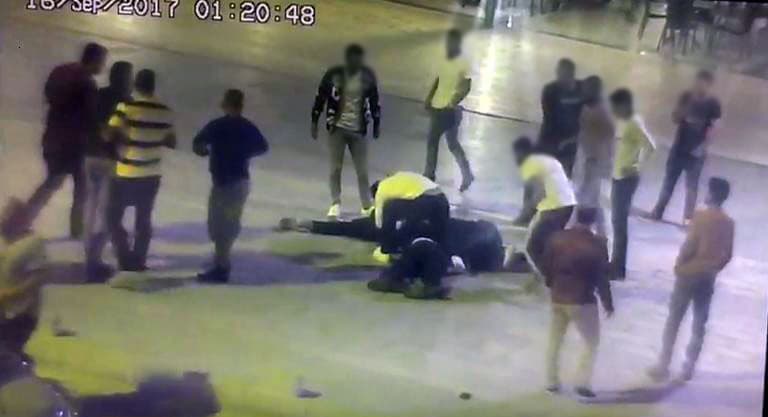 Sakarya'da 4 kişi sokak ortasında öldüresiye dövüldü