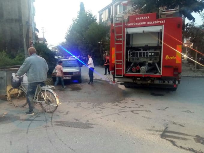 Gaz sızdıran otomobil korku dolu anlar yaşattı