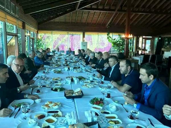 Fenerbahçe Başkanı Aziz Yıldırım, Sapanca'ya geldi