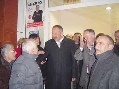 MHP Sevgisi, Yağmur Çamur Dinlemedi