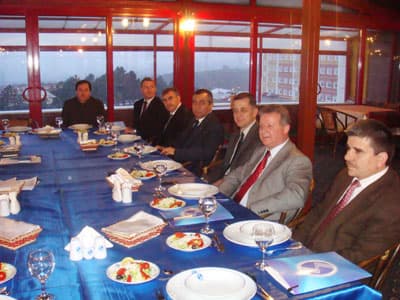 <font size="2"><font face="Arial"><strong>Teknopark Toplantısına;</strong><br /><br />Teknopark toplantısına Vali H&uuml;seyin Atak, Rekt&ouml;r Prof. Dr. Mehmet Durman, SATSO Başkanı Akg&uuml;n Altuğ, Serdivan Belediye Başkanı Zeki To&ccedil;oğlu, Adapazarı Merkez Belediye Başkanı adına Başkan Yardımcısı Rıdvan &Ouml;z&uuml;m, Sakarya Ticaret Odası Başkanı Cahit Kılı&ccedil;, Sakarya 1. Organize Sanayi B&ouml;lgesi Y&ouml;netim Kurulu Başkanı İsmet &Ccedil;alışkan, M&uuml;hendislik Fak&uuml;ltesi Dekanı Prof. Dr. Mehmet Ali Yal&ccedil;ın ve Teknik Eğitim Fak&uuml;ltesi Dekanı Prof. Dr. H&uuml;seyin Ekiz katıldı.</font></font>