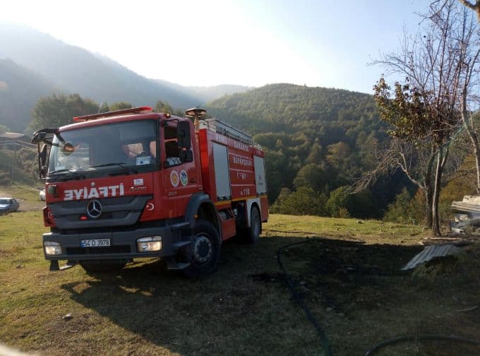 Yayla evi çıkan yangında küle döndü
