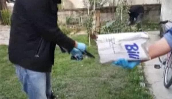 Evin her yerinden silah çıktı