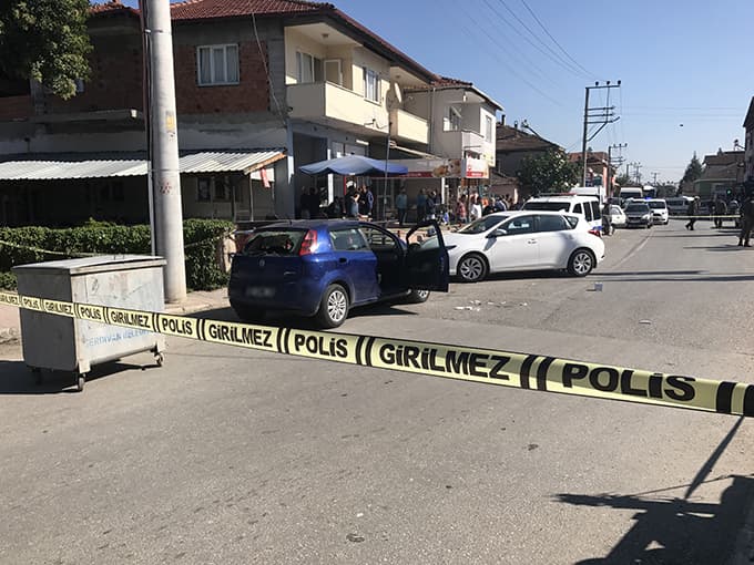 Serdivan'da güpegündüz silahlı kavga
