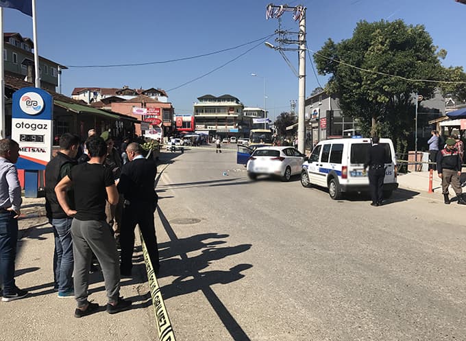 Serdivan'da güpegündüz silahlı kavga