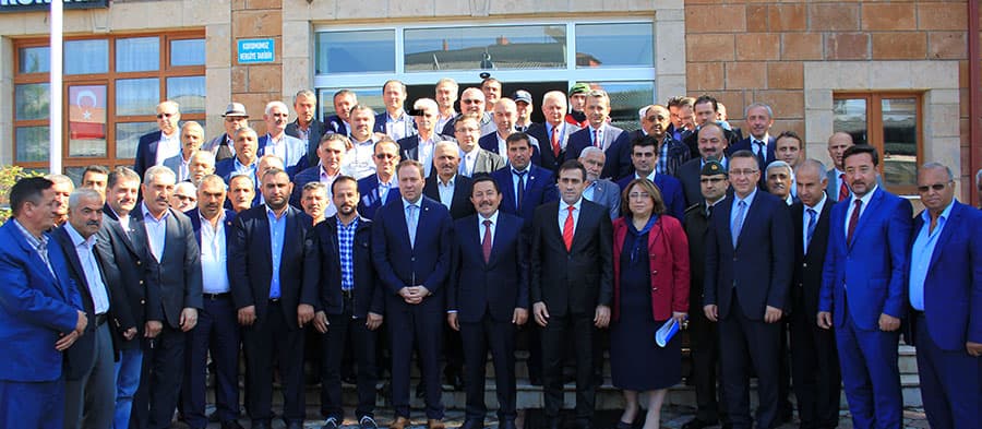 Vali Balkanlıoğlu Geyve'de muhtarlarla bir araya geldi