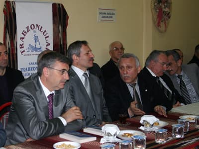 AK Partililer Trabzonlular Derneğini Ziyaret Etti