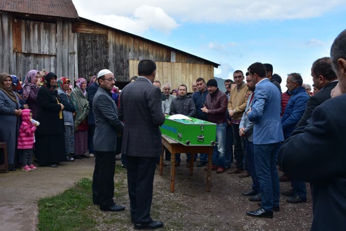 Yeğeninin düğününde kalp krizi geçirerek hayatını kaybetti