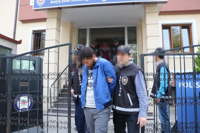 Sakarya'da oto hırsızlık çetesi çökertildi