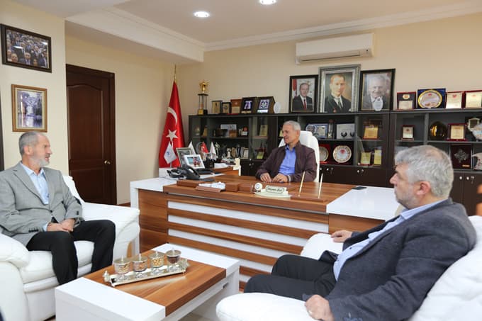 Sakaryaspor yönetiminden Dişli'ye ziyaret