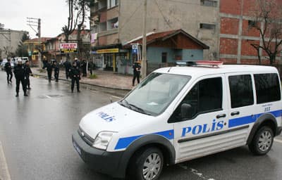 Polis Merkezinin Yanında Silahlı Çatışma: 1 Yaralı