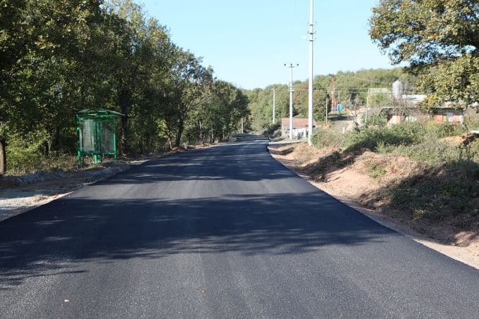 Hendek'te iki mahalleye sıcak asfalt