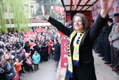 MHP'li Oya Arapoğlu, Kırkpınar'da Halka Hitap Etti