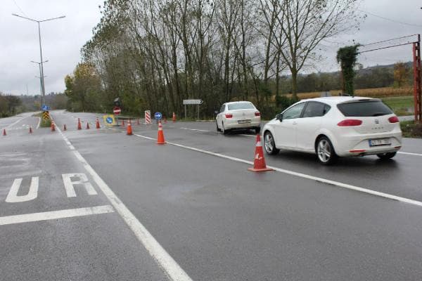 Ferizli-Karasu yolu trafiğe kapatıldı