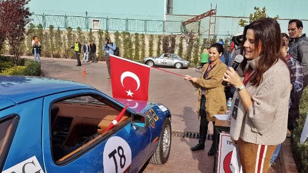 Klasik otomobiller "Cumhuriyet rallisi" için geldi