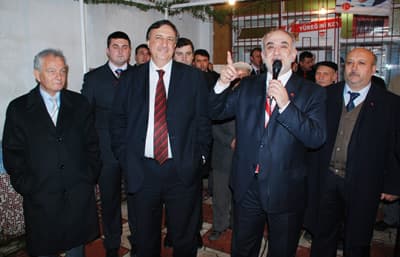 MHP'ye Tekeler Mahallesi&#8217;nde Sevgi Seli