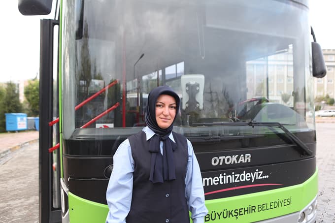 Sakarya'da toplu taşımaya kadın eli değdi