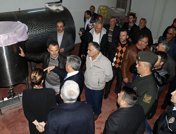 Köydeki fabrikada üretilen pekmezler dünyaya ihraç edilecek