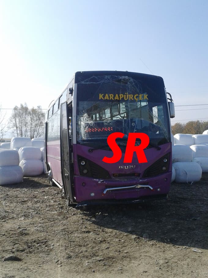 İki halk otobüsü çarpıştı: 5 yaralı!