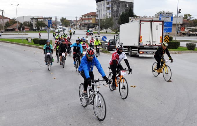 Pedallar deprem farkındalığı için çevrildi