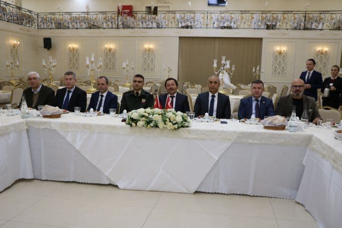Vali İrfan Balkanlıoğlu basın mensuplarıyla buluştu
