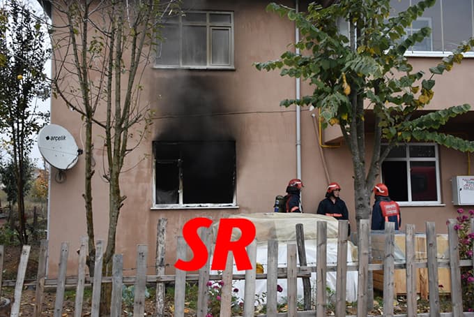 Evde çıkan yangın 3 kişiyi zehirledi