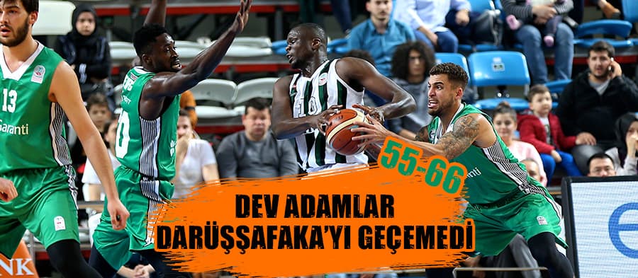 <div><font face="arial, helvetica, sans-serif" size="2"><strong>&nbsp;Tahincioğlu Basketbol S&uuml;per Ligi'nde Dar&uuml;şşafaka'ya 66-55 mağlup olan Sakarya B&uuml;y&uuml;kşehir Belediyespor'un başantren&ouml;r&uuml; Sel&ccedil;uk Ernak, savunmada iyi işler yapmalarına rağmen h&uuml;cumda etkili olamadıklarını s&ouml;yledi.</strong></font></div><div><font face="arial, helvetica, sans-serif" size="2"><br /></font></div><div><font face="arial, helvetica, sans-serif" size="2">Karşılaşmanın ardından d&uuml;zenlenen basın toplantısında a&ccedil;ıklamalarda bulunan Ernak, oyuncularını g&ouml;sterdiği m&uuml;cadeleden dolayı tebrik etti.</font></div><div><font face="arial, helvetica, sans-serif" size="2"><br /></font></div><div><font face="arial, helvetica, sans-serif" size="2">Dar&uuml;şşafaka gibi potansiyelli bir takımı 66 sayıda tuttuklarını dile getiren Ernak, &quot;Savunma i&ccedil;in yaptığımız strateji işimize yaradı. Fakat h&uuml;cumda &uuml;st&uuml;m&uuml;zde enteresan bir gerginlik vardı. İyi takımlara karşı oynarken genelde olur b&ouml;yle şeyler.&quot; diye konuştu.</font></div><div><font face="arial, helvetica, sans-serif" size="2"><br /></font></div><div><font face="arial, helvetica, sans-serif" size="2">Sel&ccedil;uk Ernak, Dar&uuml;şşafaka'yı 55 sayı atarak yenemeyeceklerini vurgulayarak, &quot;Onlar da formda, moralli. Avrupa'da kazanarak, ge&ccedil;en hafta Fenerbah&ccedil;e'yi yenerek buraya geldiler. Tempoyu kendi arzu ettiğimiz gibi idare edebildik ama h&uuml;cum kalitemiz d&uuml;ş&uuml;kt&uuml;. Bu da mağlubiyete neden oldu.&quot; ifadelerini kullandı.&nbsp;</font></div><div><font face="arial, helvetica, sans-serif" size="2"><br /></font></div><div><font face="arial, helvetica, sans-serif" size="2"><strong>&nbsp;- Dar&uuml;şşafaka cephesi</strong></font></div><div><br /></div><div><font face="arial, helvetica, sans-serif" size="2">Dar&uuml;şşafaka Başantren&ouml;r&uuml; David Blatt ise &uuml;&ccedil; periyotta h&uuml;cumda etkili oynadıklarını kaydetti.</font></div><div><font face="arial, helvetica, sans-serif" size="2"><br /></font></div><div><font face="arial, helvetica, sans-serif" size="2">Sakarya B&uuml;y&uuml;kşehir Belediyespor ma&ccedil;ının zor ge&ccedil;eceğini bildiklerini aktaran Blatt, &quot;Ger&ccedil;ekten savunmada bir iş birliği yaptığınız zaman başarılı olabiliyorsunuz. Bug&uuml;n &ouml;zellikle &uuml;&ccedil; periyotta h&uuml;cumda iyi bir performans ortaya koyduk. Sakarya B&uuml;y&uuml;kşehir Belediyespor, ger&ccedil;ekten &ccedil;ok iyi bir takım ve iyi bir antren&ouml;re sahipler. &Ccedil;ok ma&ccedil; kazanacaklarına inanıyorum.&quot; şeklinde g&ouml;r&uuml;ş belirtti.</font></div>