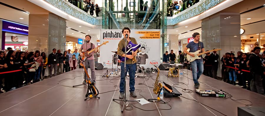 Pinhani konserine yoğun ilgi