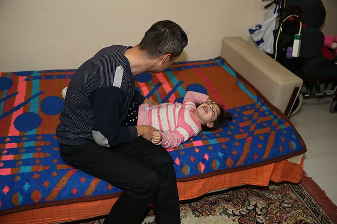 4 yıl sonra "anne" diyen Elif, tedavi için destek bekliyor