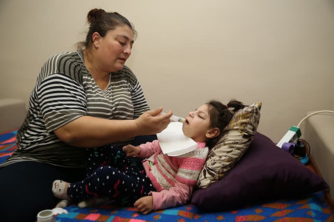 4 yıl sonra "anne" diyen Elif, tedavi için destek bekliyor