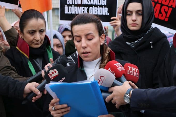 Emani ve bebeğini katleden canilerin yargılanmasına başlandı