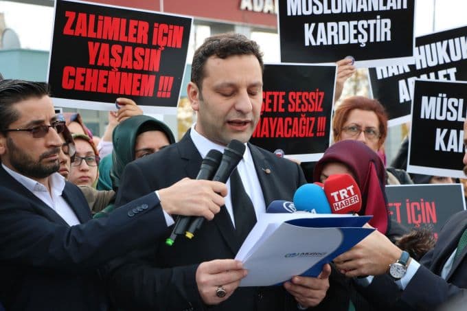 Emani ve bebeğini katleden canilerin yargılanmasına başlandı