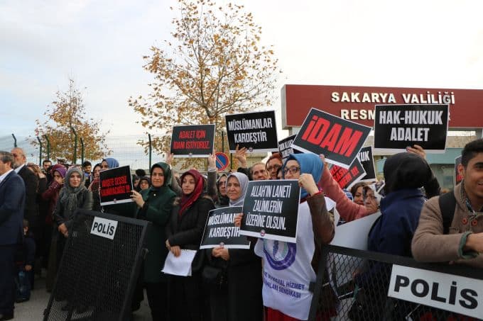 Emani ve bebeğini katleden canilerin yargılanmasına başlandı