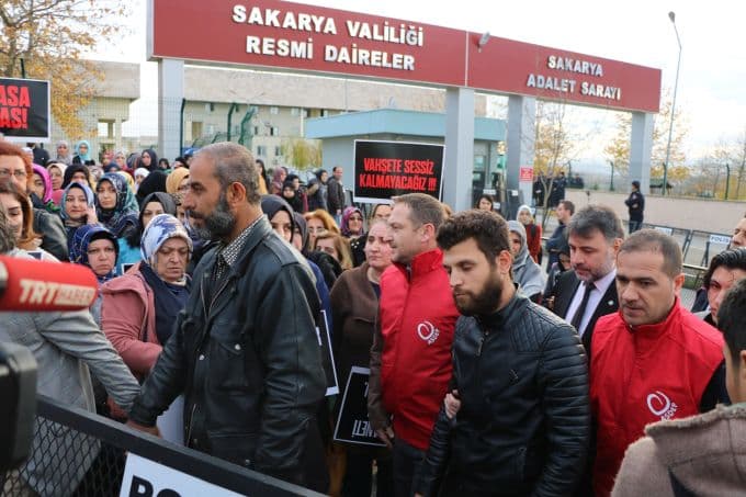 Emani ve bebeğini katleden canilerin yargılanmasına başlandı