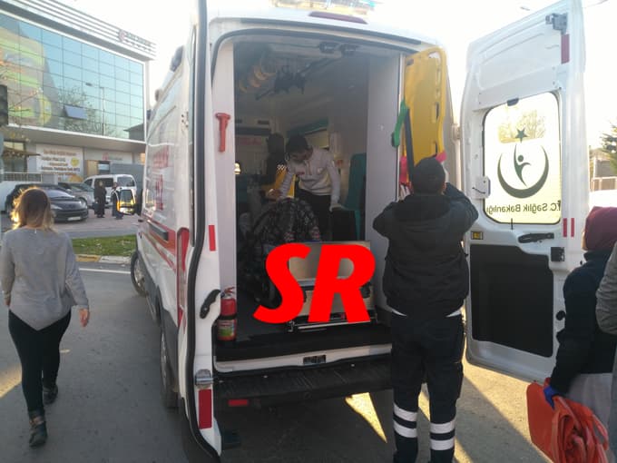Karşıdan karşıya geçerken araba çarptı
