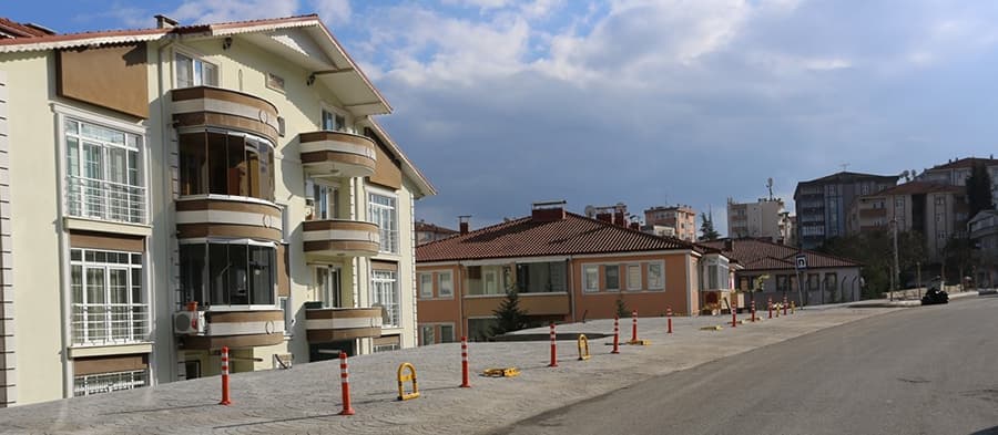 Karadere Caddesi yeni yüzüne kavuştu