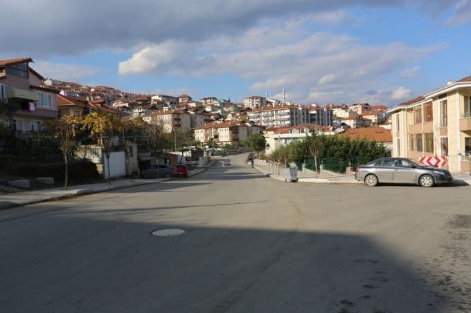 Karadere Caddesi yeni yüzüne kavuştu 