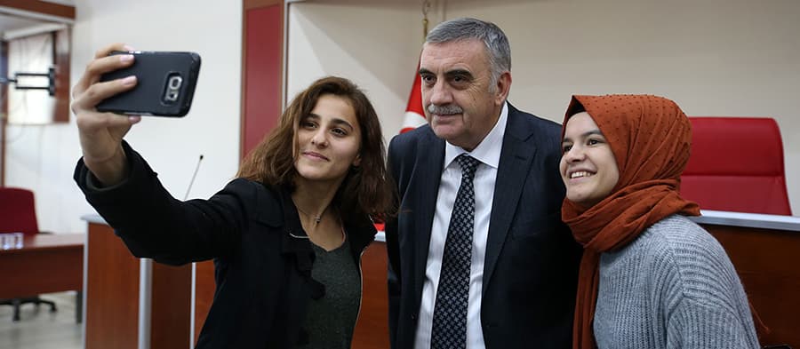 Başkan Toçoğlu öğrencilerle bir araya geldi