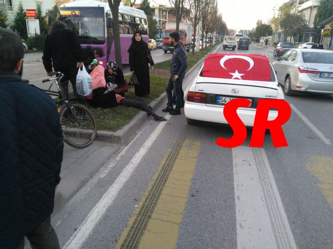 Bisikletli çocuğa araba çarptı