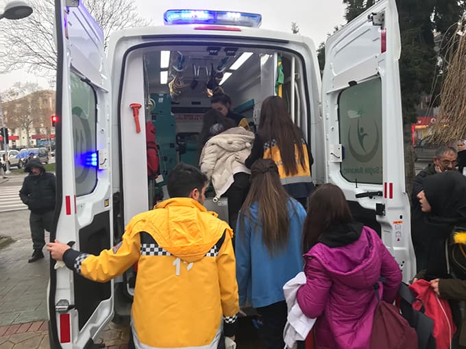 Belediye otobüsü ortaokul öğrencisine çarptı