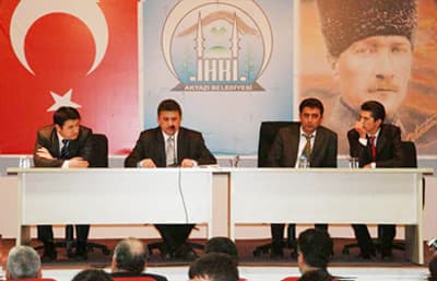Öğrencileri Bilgilendirme Seminerleri Sürüyor