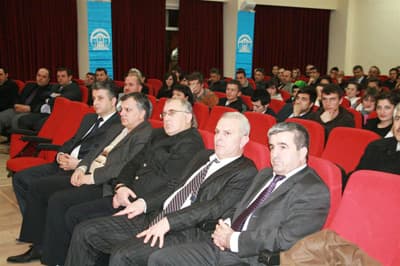 Öğrencileri Bilgilendirme Seminerleri Sürüyor