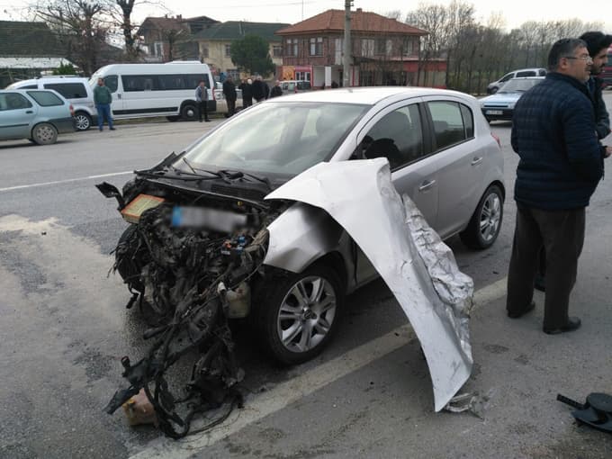 Kafa kafaya çarpıştılar