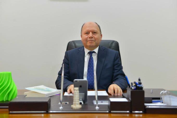 SAÜ'de iki dekan asaleten atandı