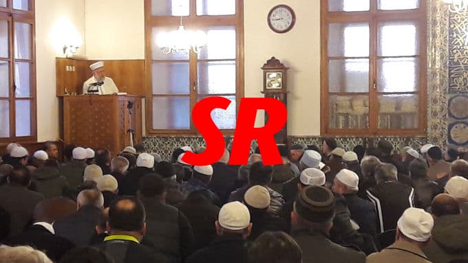 Bu görüntüler Cuma namazından değil, sabah namazından