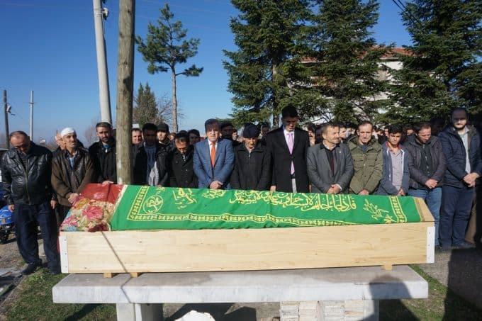 Tüfekle ateş açtığı ablasını öldürdü